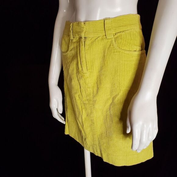 Boden Green Corduroy Skirt (2R) - Picture 1 of 5